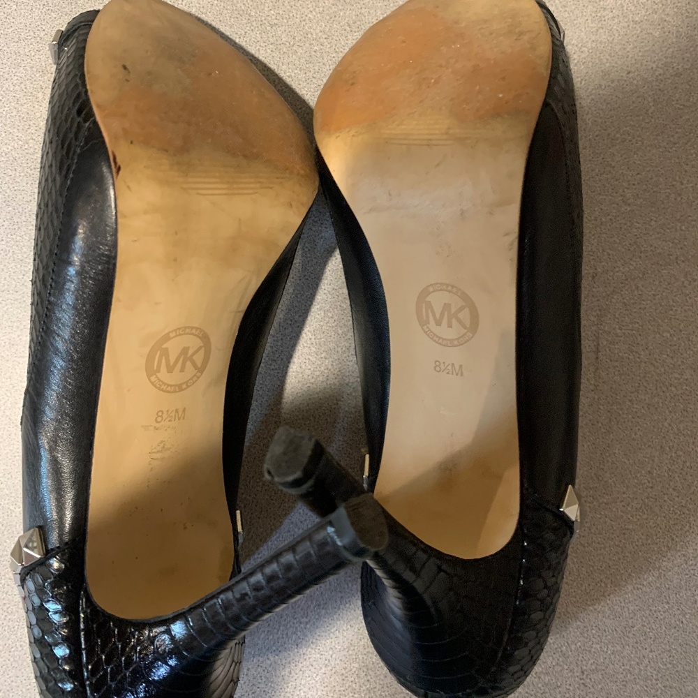 Michael Kors Black Snakeprint Leather Platform Pumps sz 8.5 M - Picture 8 of 10